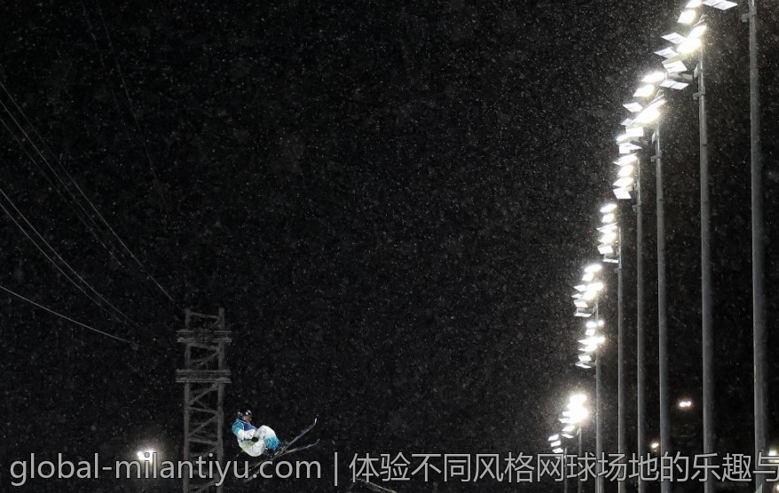 体验不同风格网球场地的乐趣与挑战